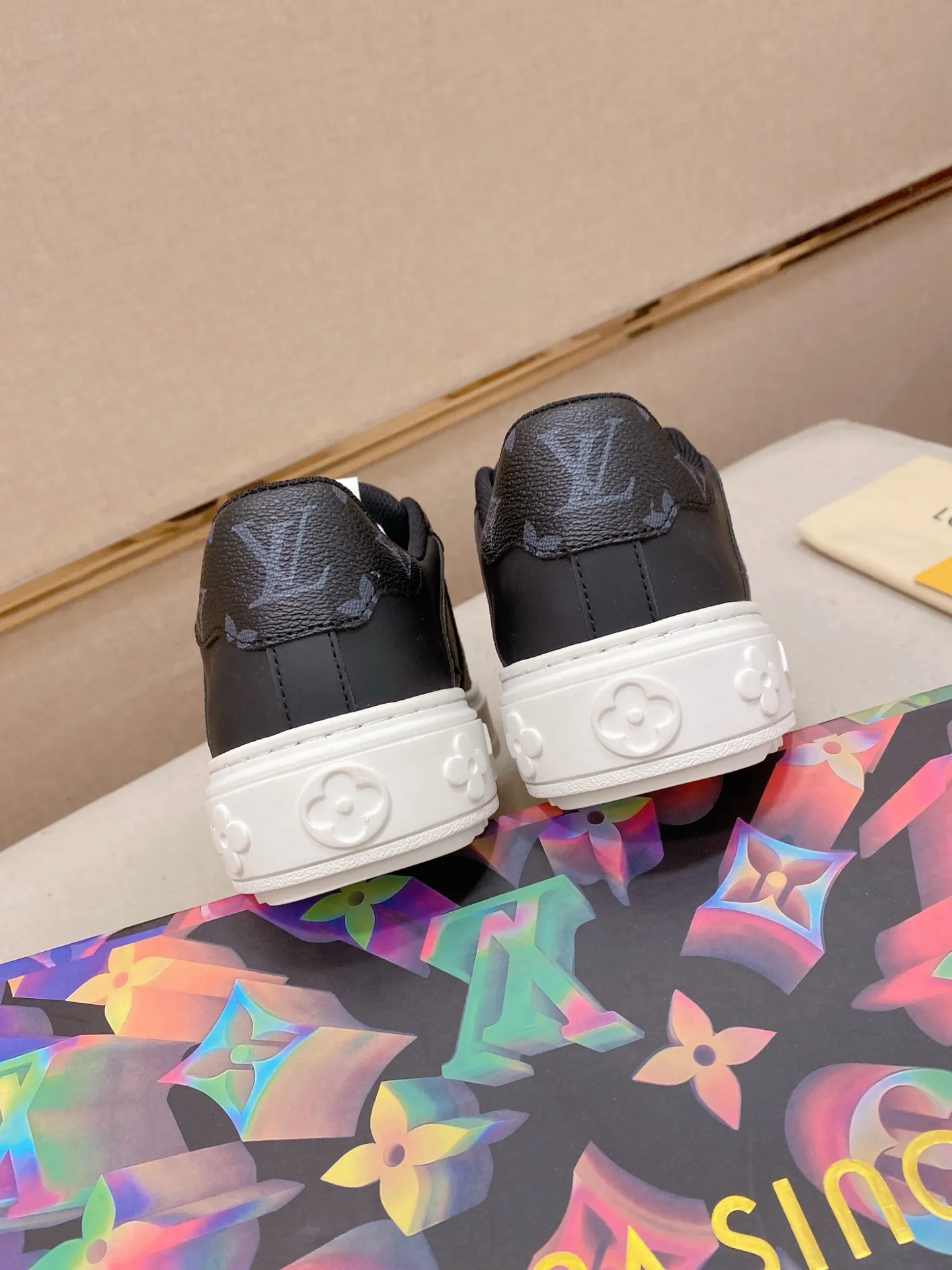Men's shoes💰: 540💰(Niuli: full package) louis vuitton (Louis Vuitton/lv) top 🔍🔍 new models are on sale at the same time at the counter. The upper 🇮🇹 is imported from Italy, first-layer cowhide, and the lining is fully imported cowhide. 💪💪, completely 1⃣️ to 1 ⃣️Re-engraved🇮🇹💪💪, ⚠Sole: The original sole is specially provided by the original factory, the exclusive movable molded sole is super comfortable, ⚠The original factory follows the order, 🔍🔍high quality, you can enter and exit the counter at will, welcome to compare⚠. Code number:38-44